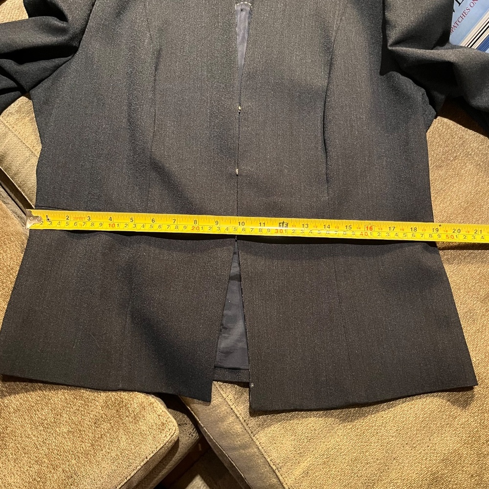 Classic Hugo Boss Pants Suit Perfect for Office - Size U.S. 12 - Picture 15 of 16